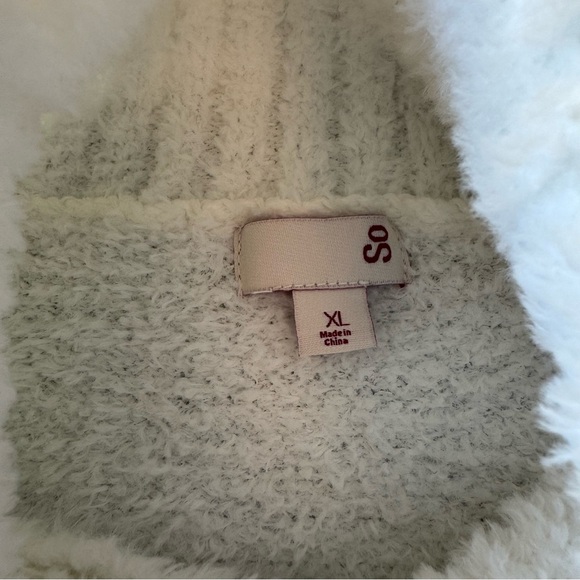 SO Soft White Turtle Neck Sweater XL Soft Plush Cozy - Picture 3 of 7
